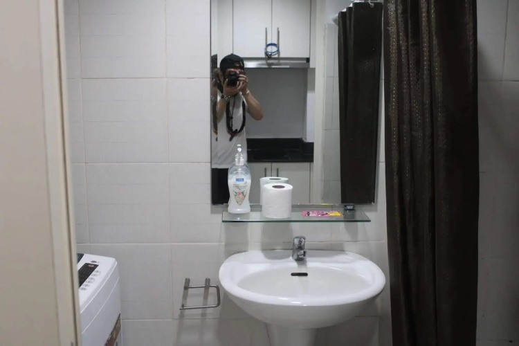 Staycation Sea Residences MOA Jermel