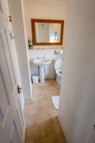 Aarondale Guest House