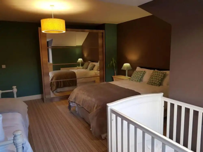 Ethan House Holiday Suites