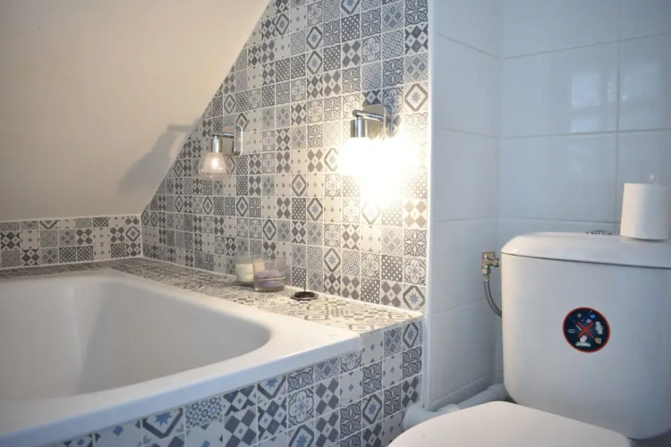 Cosy Renovated 1 Bedroom Apartment in 10th - Image 6