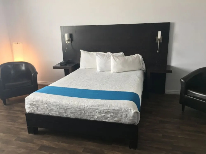 Hotel 1212
