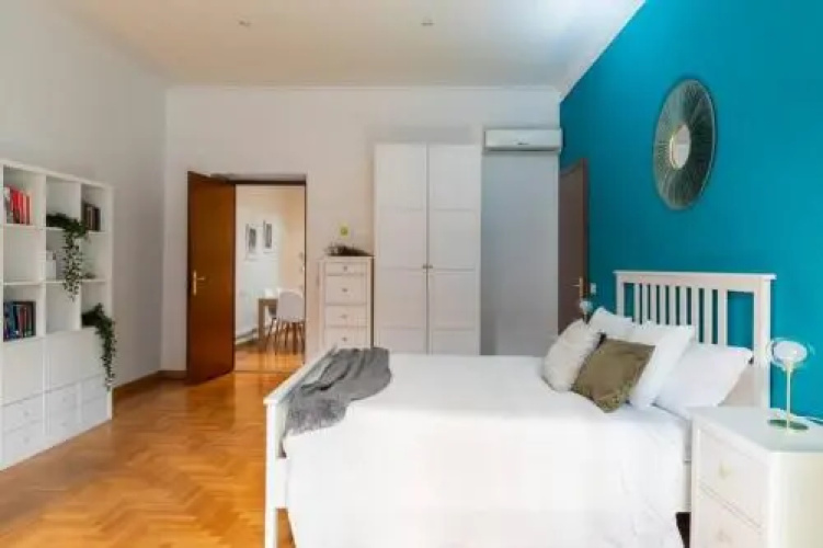 Iflat Spanish Steps Blue Apartment