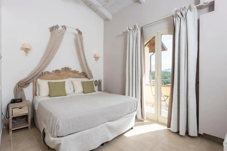 Deluxe Double room with balcony