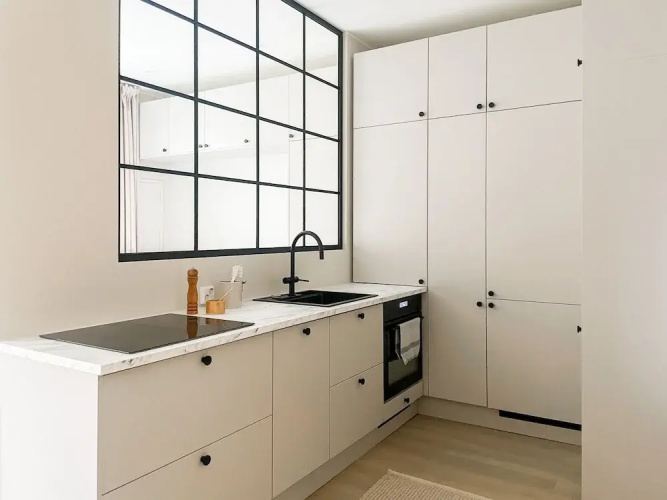 Central 1BR next to the park