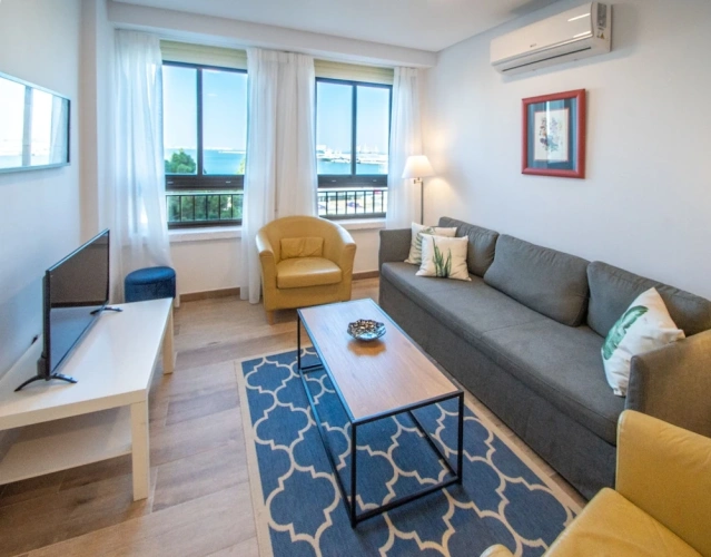 2 Bedrooms Apartment with sea view