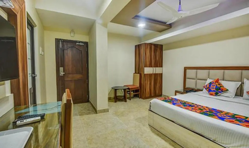 FabHotel Central Palace