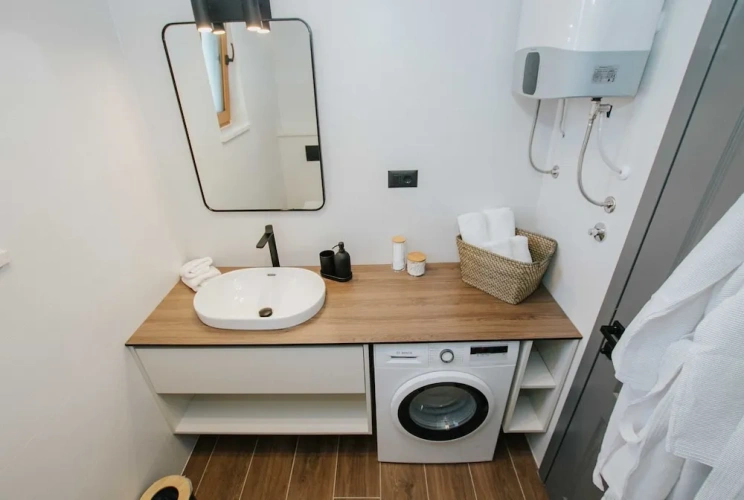 1 Bedroom Suite with balcony and with sea view