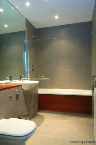 Max At Reading Number 18 Serviced Apartments