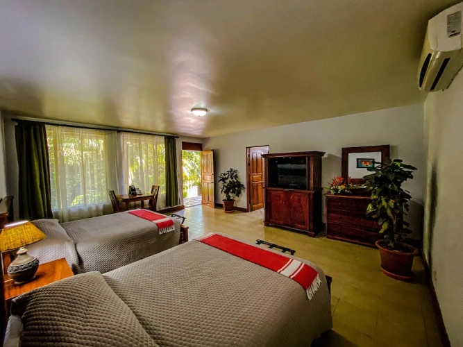 Deluxe Quadruple room with garden view
