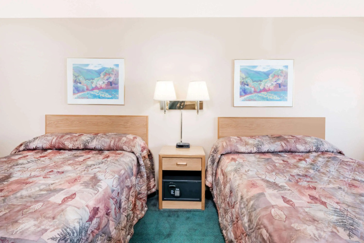 Super 8 by Wyndham Belle Fourche SD