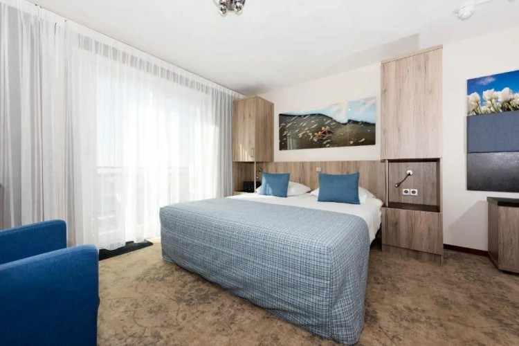 Standard Twin room with balcony