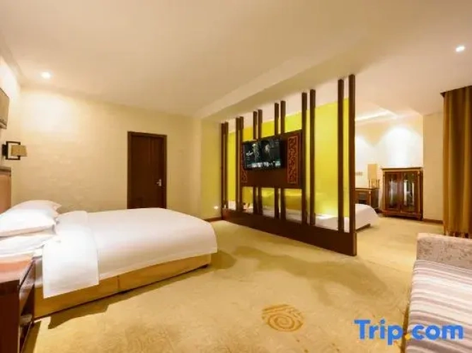 Deluxe Double Suite