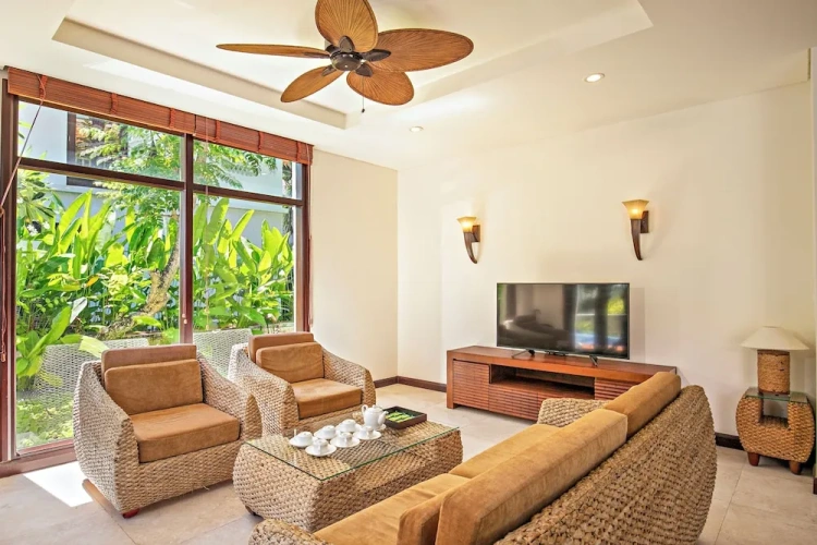 3 Bedrooms Luxury Villa with garden view