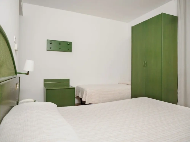 Standard Triple room with mountain view