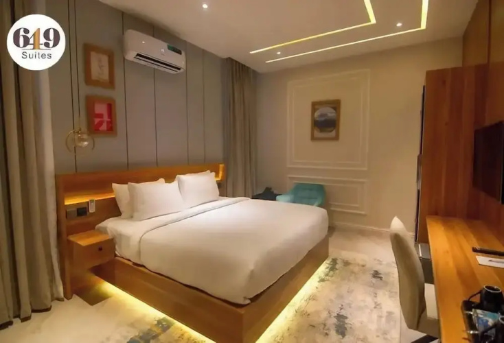 649 Suites