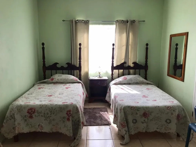Beautiful 2-bed Apartment in Sunny Jamaica