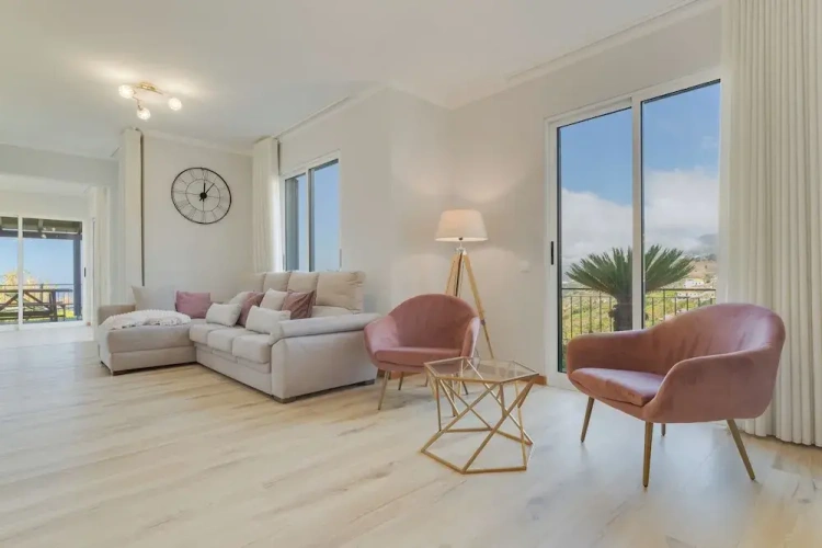 Family Villa with partial sea view