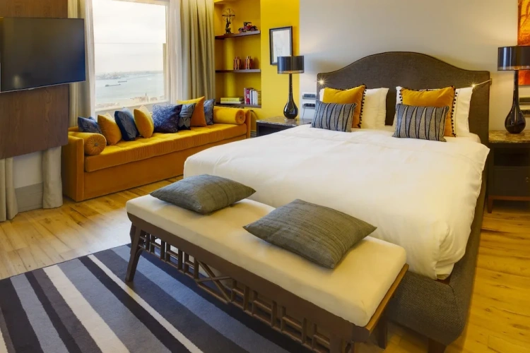 Deluxe Suite with balcony and with sea view