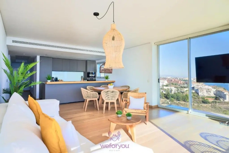 3 Bedrooms Apartment