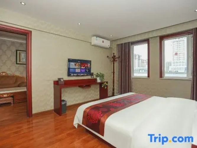 Deluxe Suite