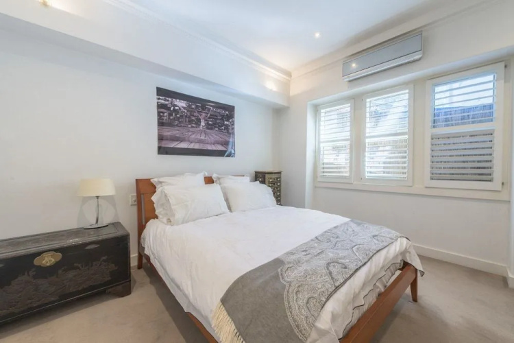 Exquisite 4 Bedroom House with Pool