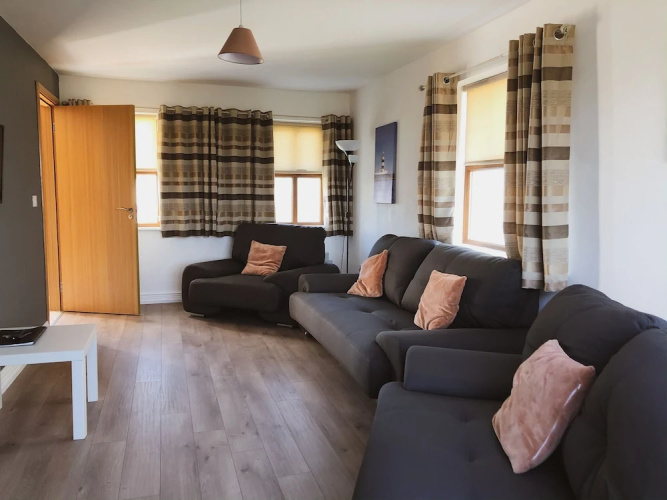 Hookless Holiday Homes