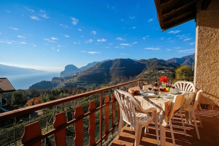 Family Apartment with balcony