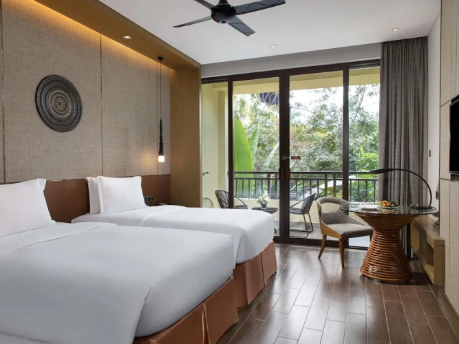 Deluxe Twin room with balcony