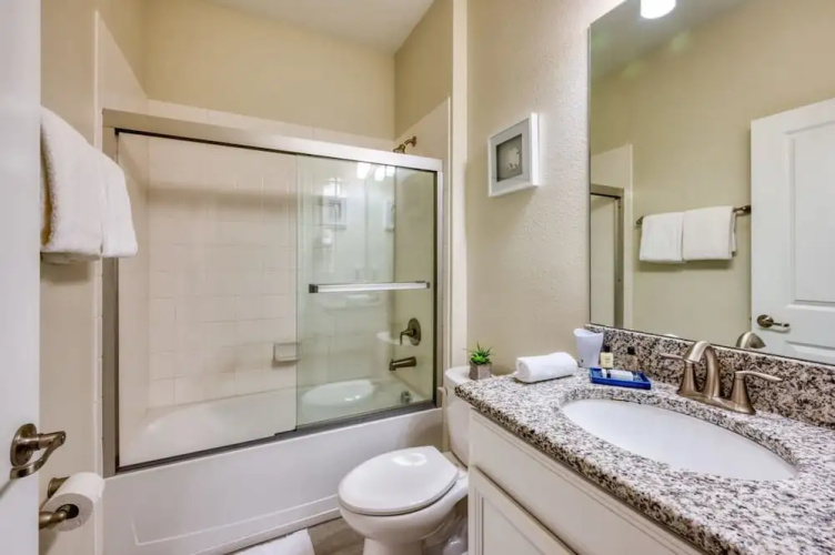 Stunning Home Private Pool Great Location