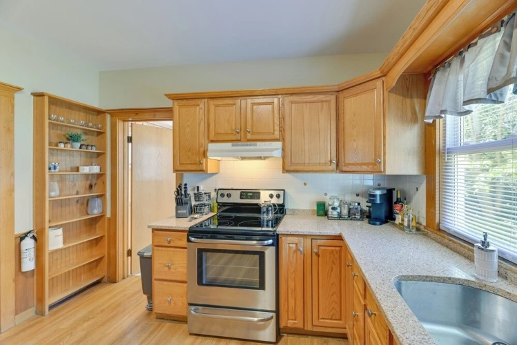 4 Bedrooms Cottage