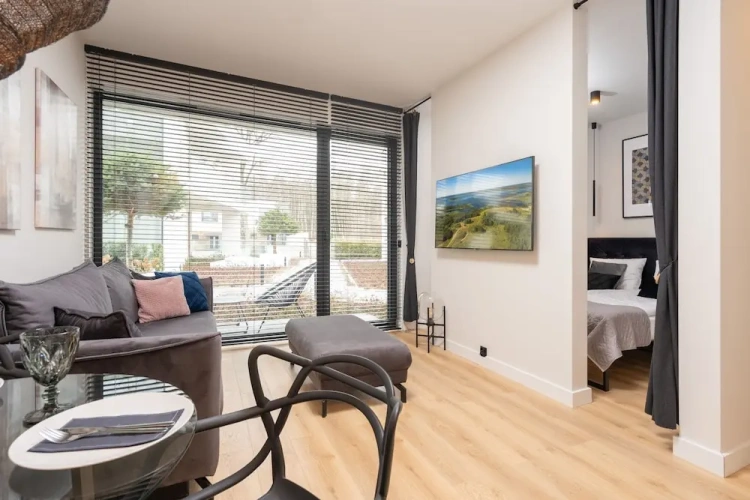 1 Bedroom Apartment with courtyard view