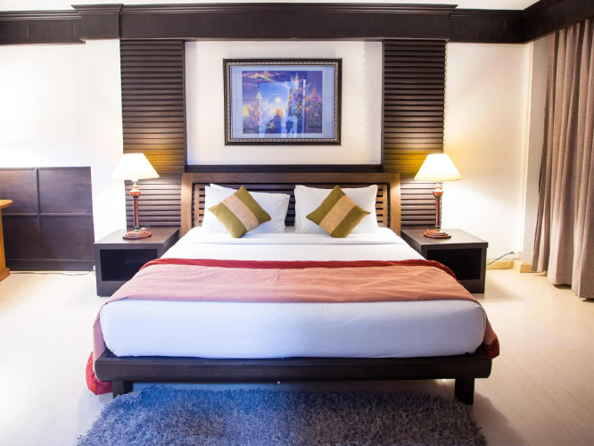 At Ayutthaya Hotel