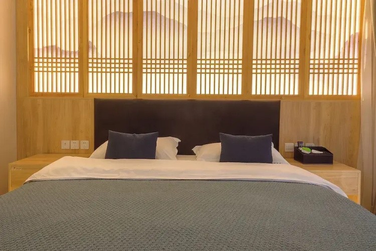 Room-heinemann Hotel Courtyard or Terrac