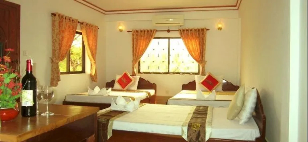 Tom & Jerry Hostel