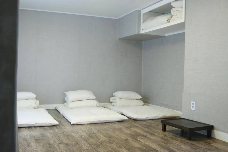 Crib 49 Guesthouse Seoul
