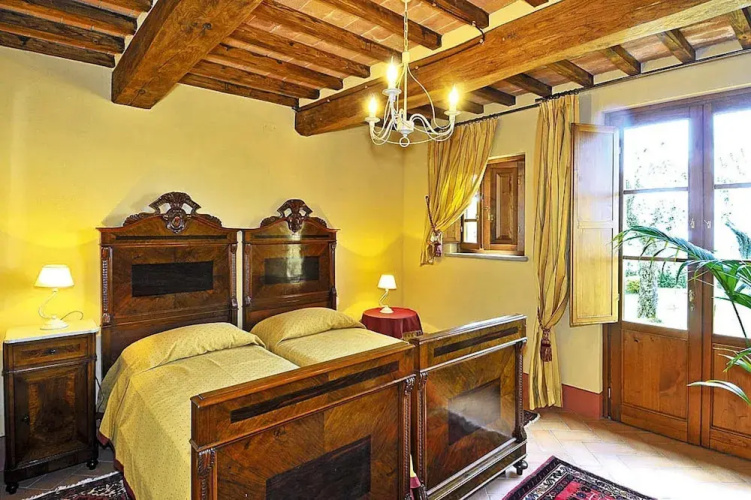 Estate in Monte Serra With Pool & Olive Trees