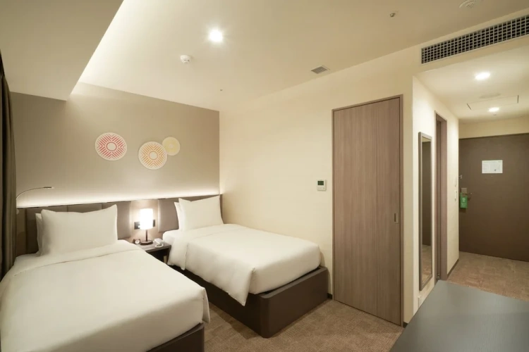 Premium Twin room with city view