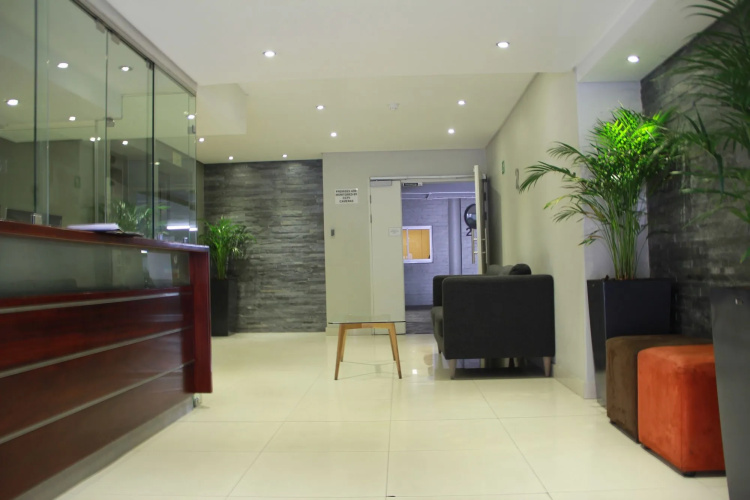 605 Flatrock Suites