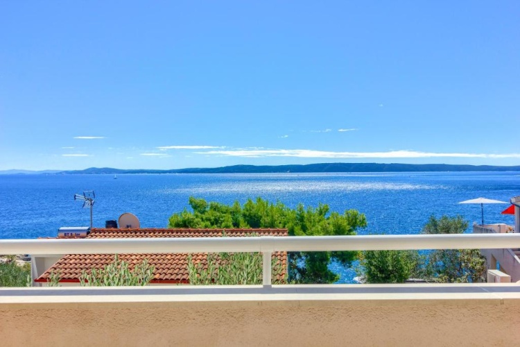 Apartment with sea view