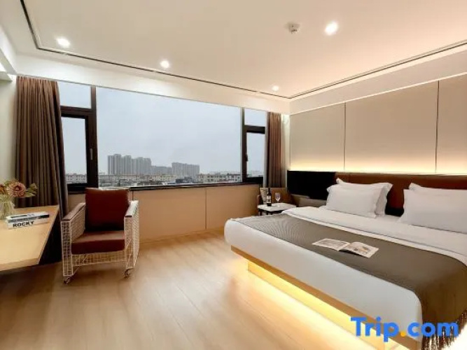 Golden Phoenix RANY Hotel