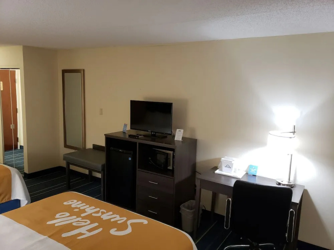 Days Inn Burlington East