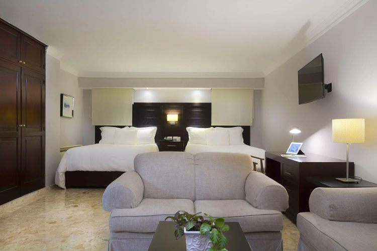Plaza Florida Suites