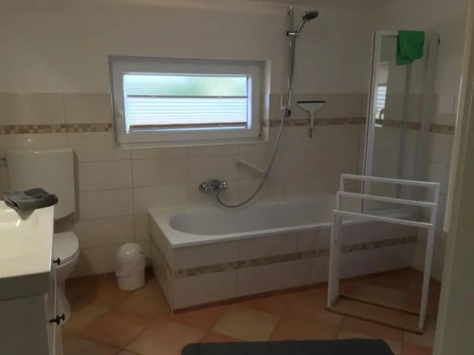 2 Bedrooms Cottage