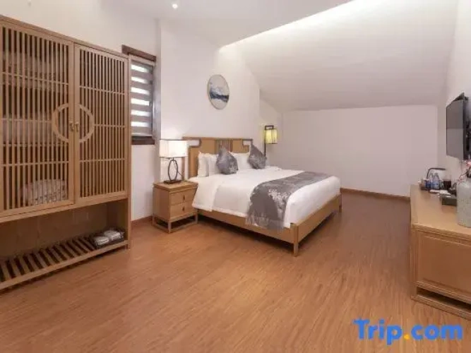 Deluxe Duplex Suite