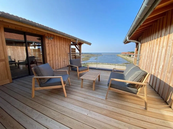 Apartment with sea view