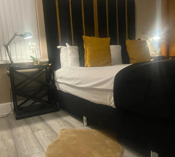 1 Bed Flat - Sleeps 2 - Jacuzzi - Parking - Wifi