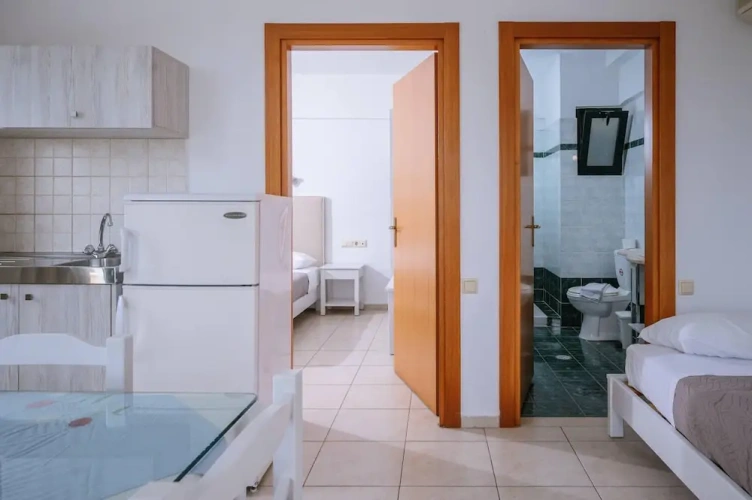 1 Bedroom Apartment with balcony and with pool view