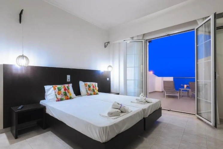 2 Bedrooms Apartment