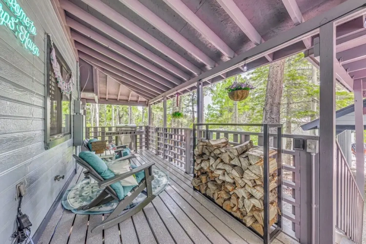 3 Bedrooms Cottage with balcony