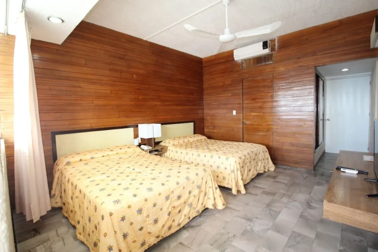 Standard Quadruple room with balcony and with ocean view